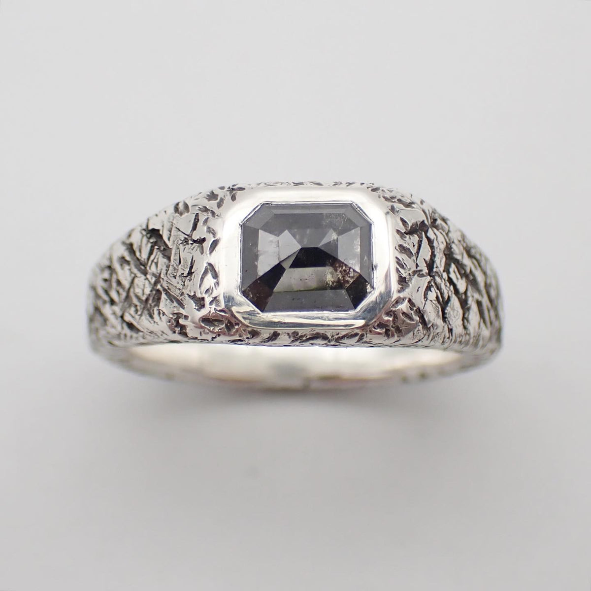 Custom SIGNET ring – CEEM Design